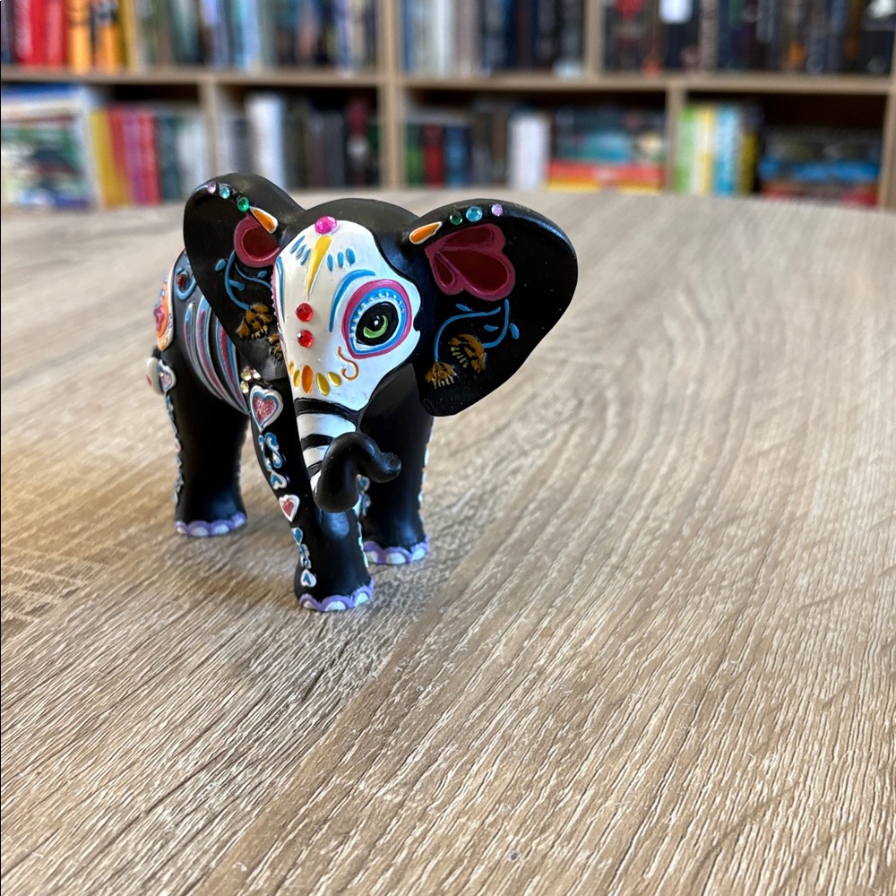The Hamilton Collection Folk Art Elephant Figurine - Picture 3 of 8